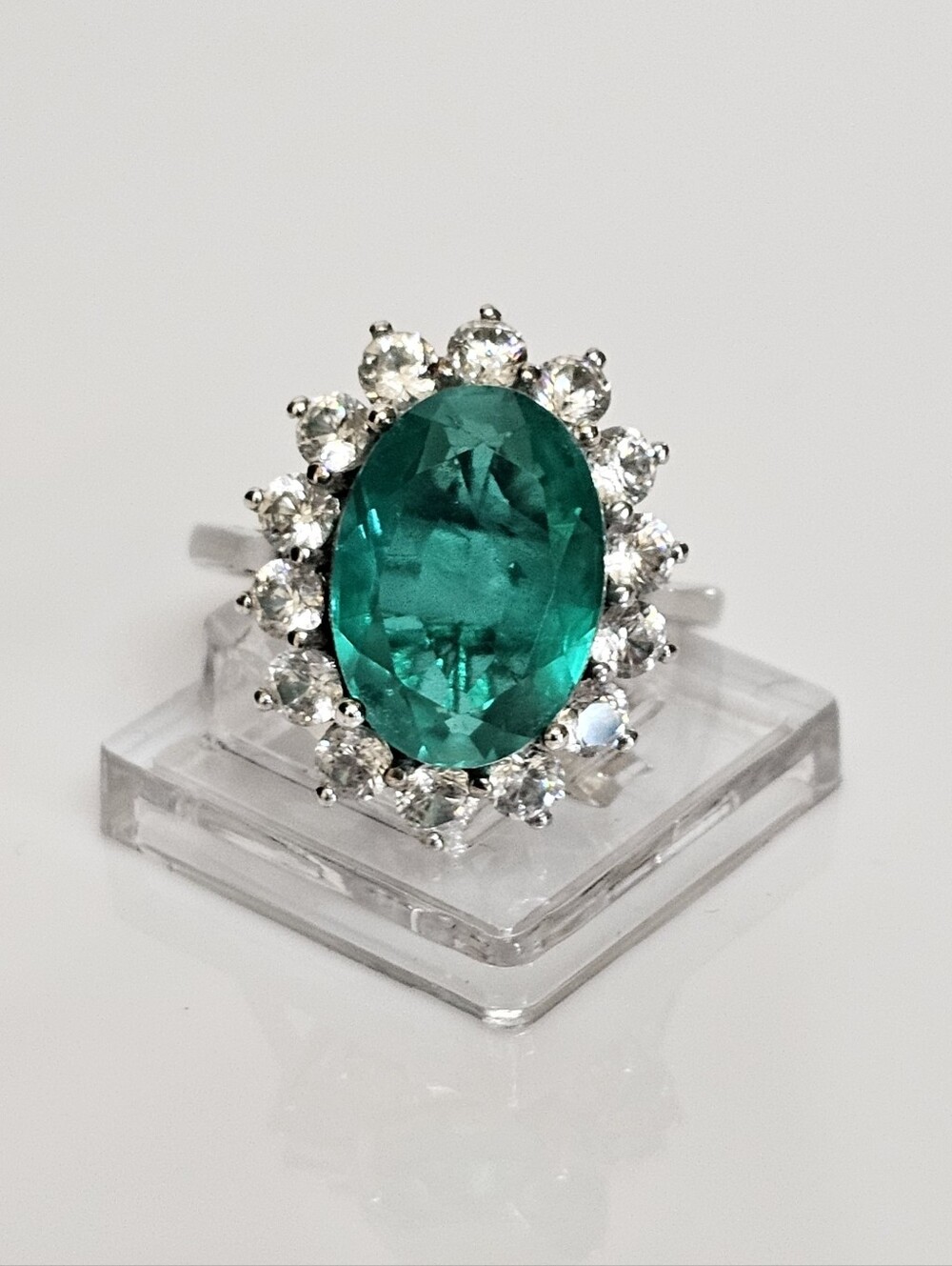 Genuine Emeraldine Quartz and White Zircon Ring Platinum over 925 Size 8… - Picture 1 of 12